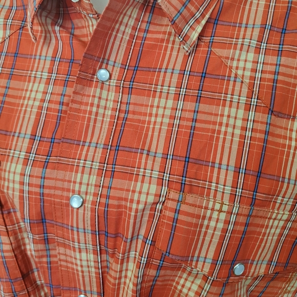 Wrangler XXL long sleeve button down with pearl snaps. Orange plaid. - Picture 2 of 8